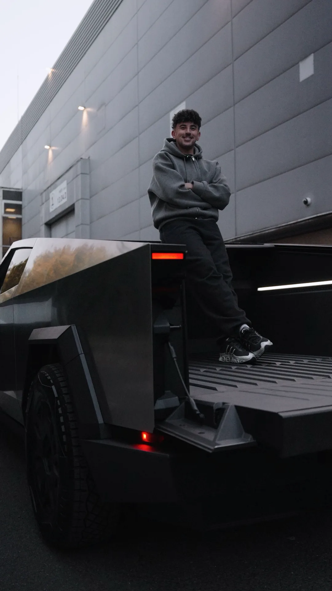 Riadh x Tesla